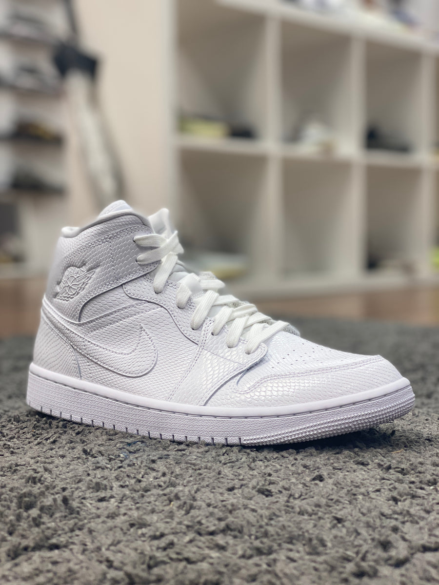 Nike air jordan 1 mid white best sale